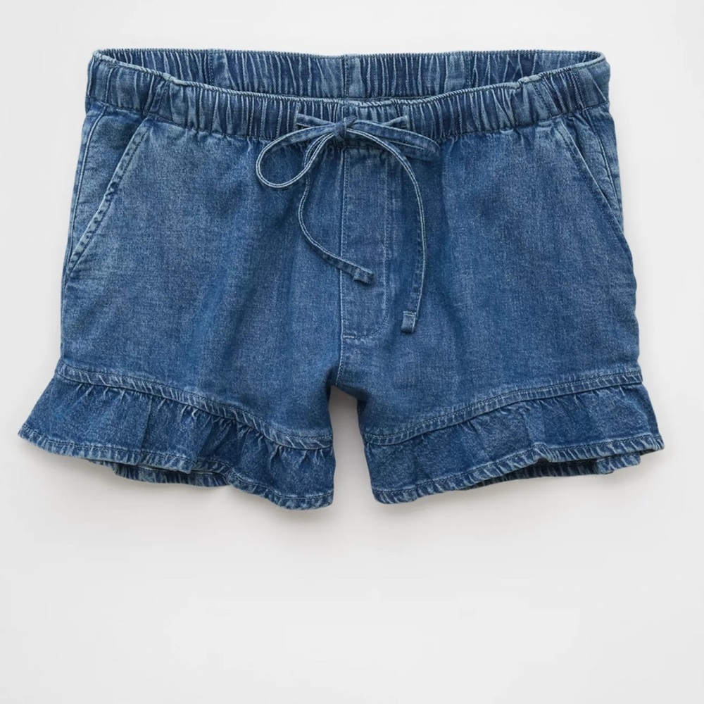 AE Stretch Ruffle Shorts NWT. Size M